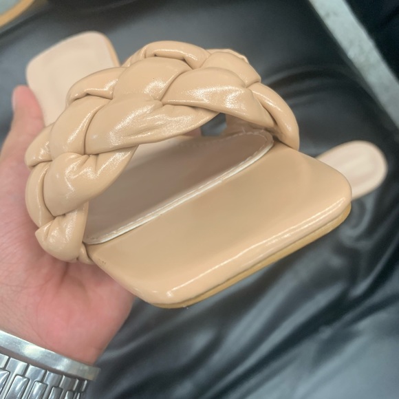 Braided Low Heel Mule Sandal in Beige Faux Leather - Picture 4 of 7